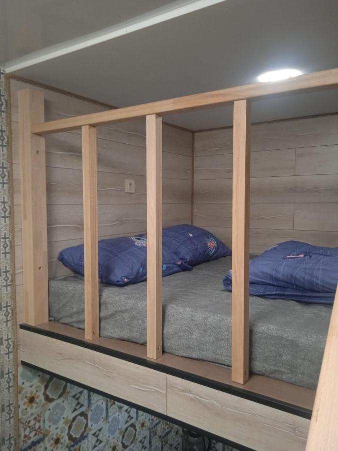 Hostel Voyage Киев Екстериор снимка