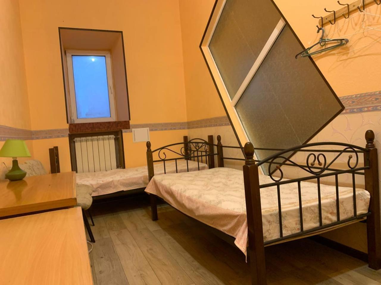 Hostel Voyage Киев Екстериор снимка