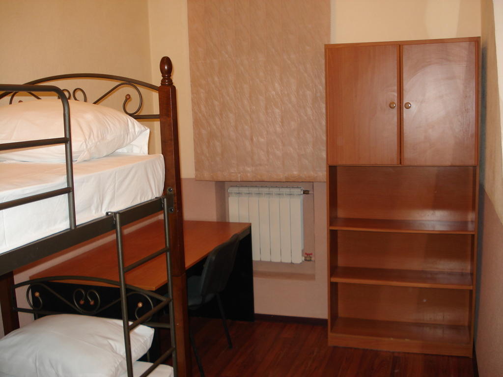 Hostel Voyage Киев Екстериор снимка